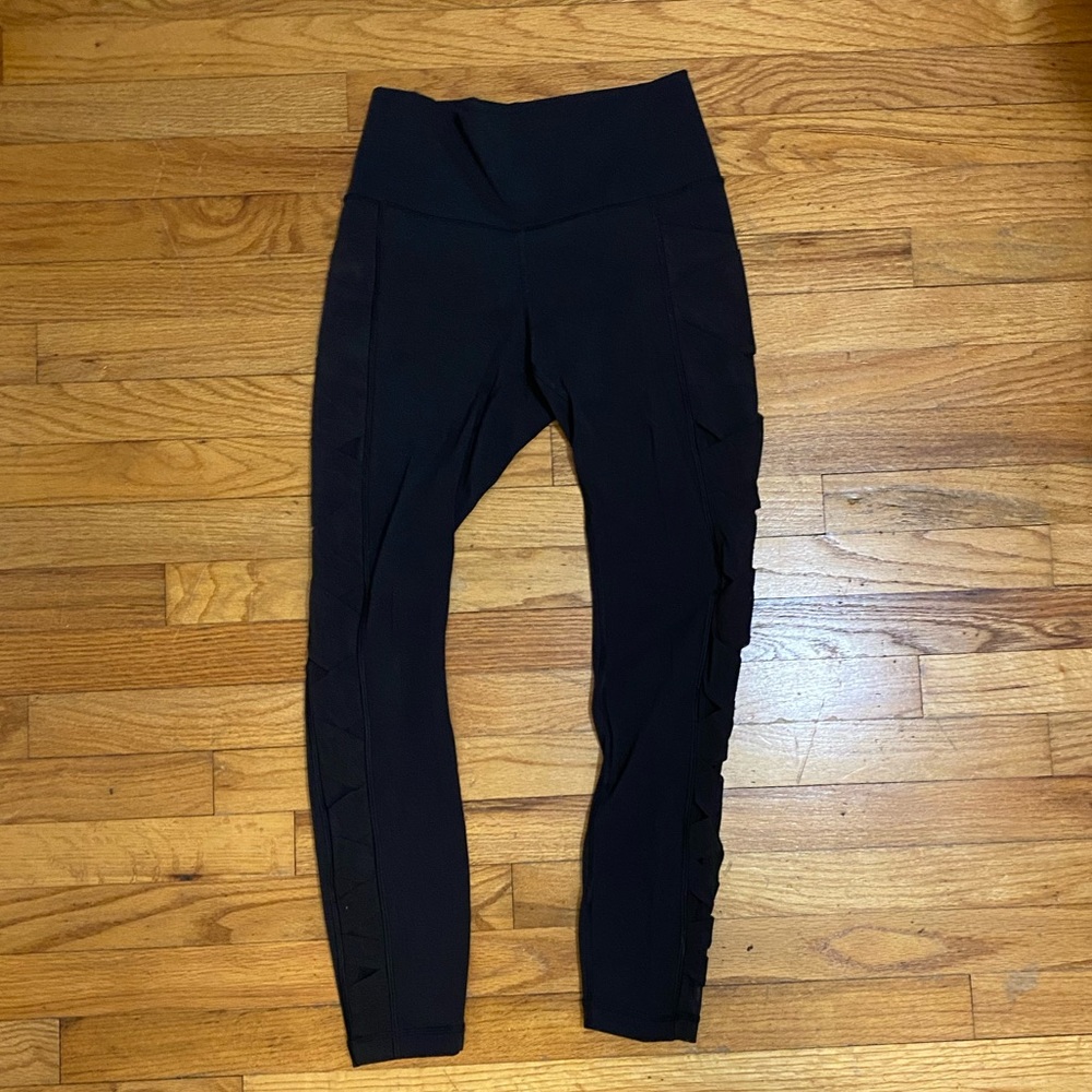 Lululemon 7/8 mesh leggings